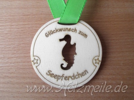 Holz-Medaille Seepferdchen