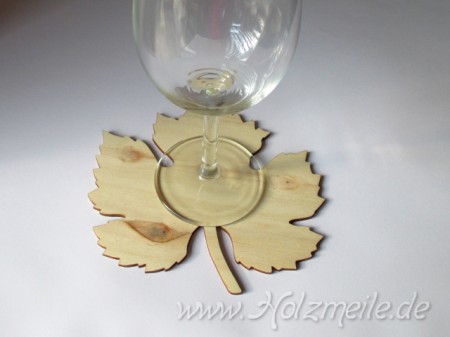 Holz-Untersetzer Blatt Wein lackiert